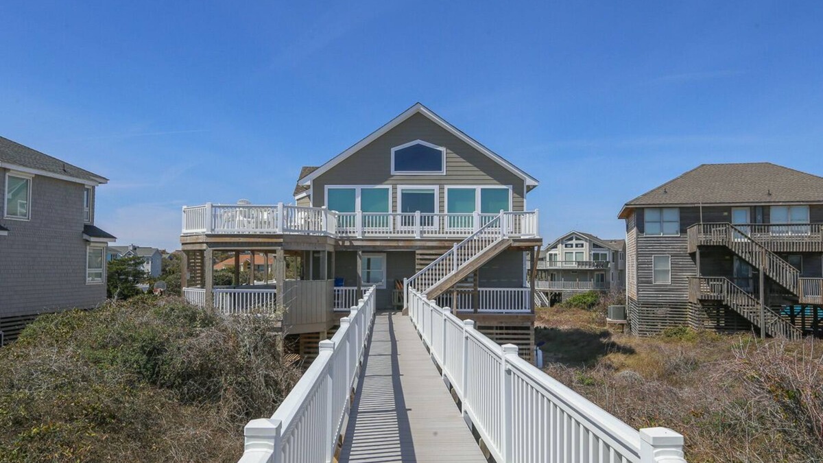 Tuckahoe House | Sophie's Place - Beautiful OCEANFRONT home in DUCK! 5 bed, 4.5 bath