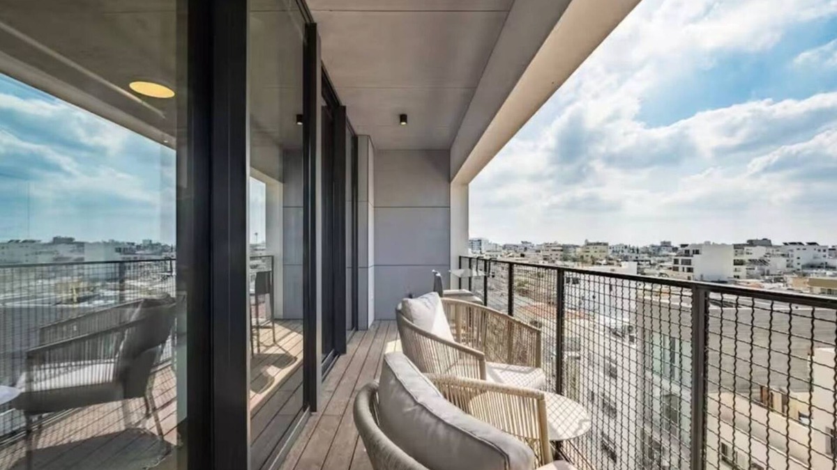 Tel Aviv Apartment | Sophisticated 1BR 56 Sqm with Balcony and free parking