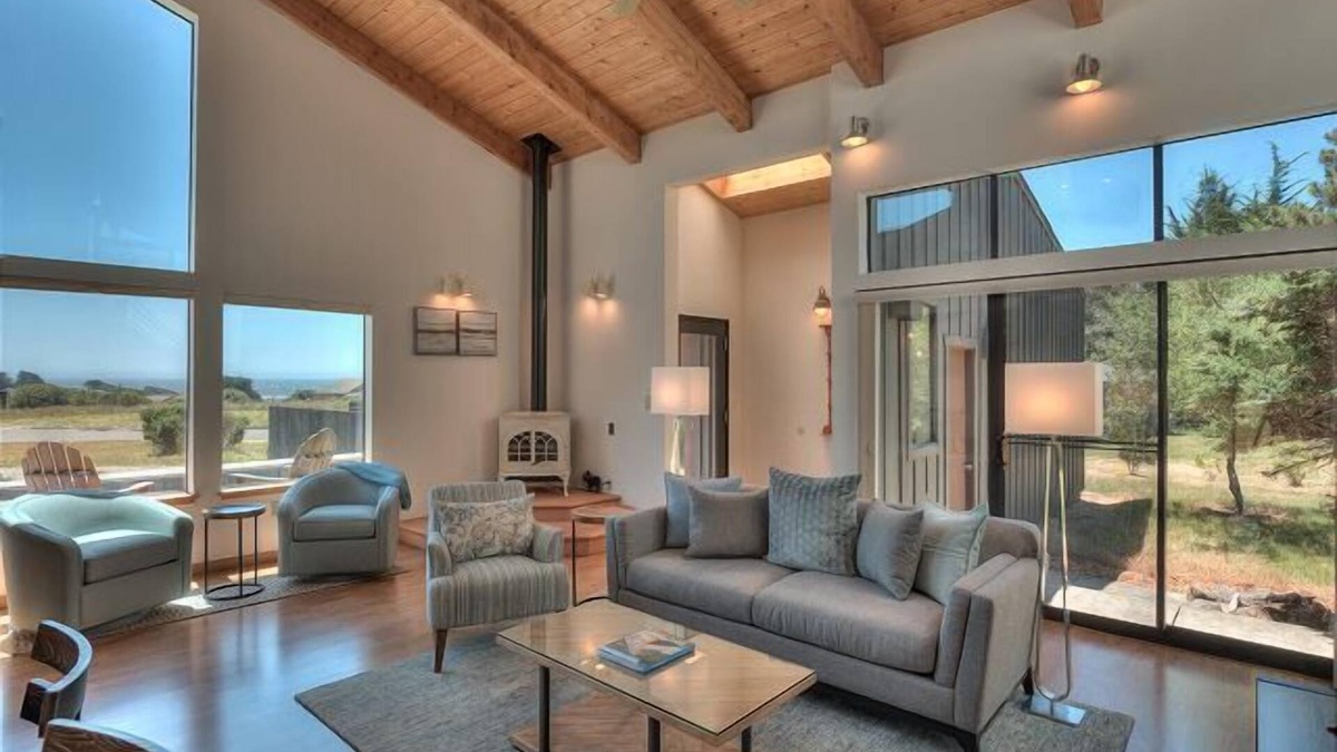 Sea Ranch House | Sophisticated Beach House near Walk On Beach