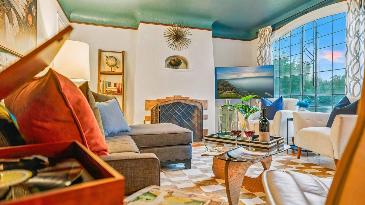 Walla Walla House | Sophisticated & charming bungalow, EV charger, walk to main street, dogs OK!