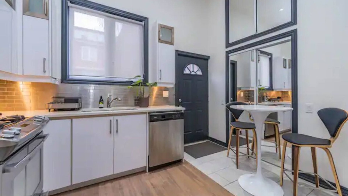 Midtown Toronto House | Sophisticated Coach House in the Annex