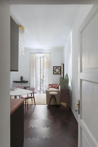 Zona Padova Apartment | Sophisticated Milan Apartment with Italian Charm