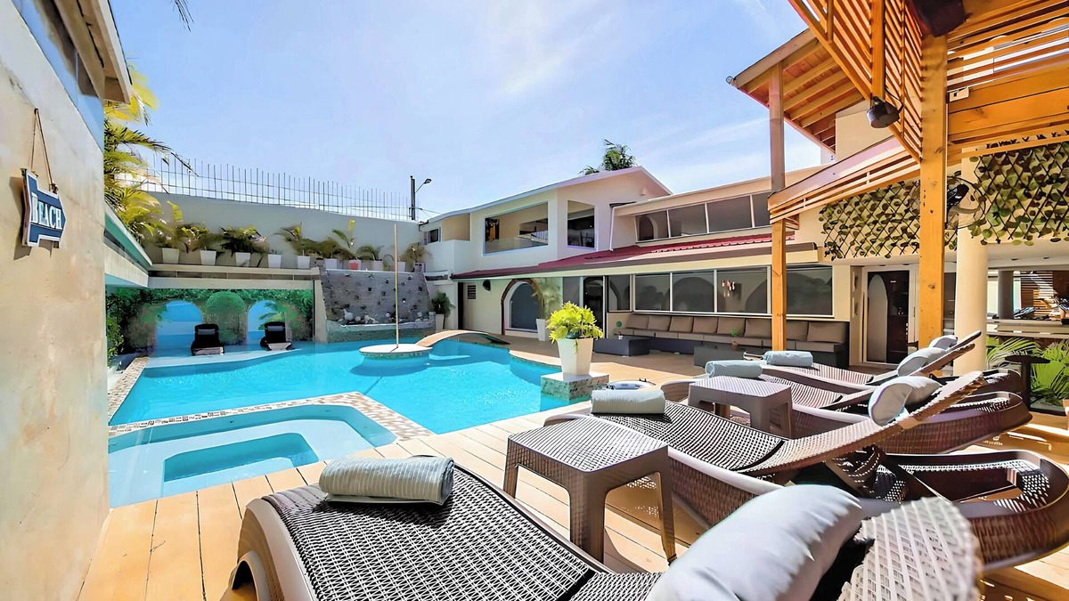 El Batey Villa | SOS 6 BR Luxury Villa Paradiso +Free Bonus
