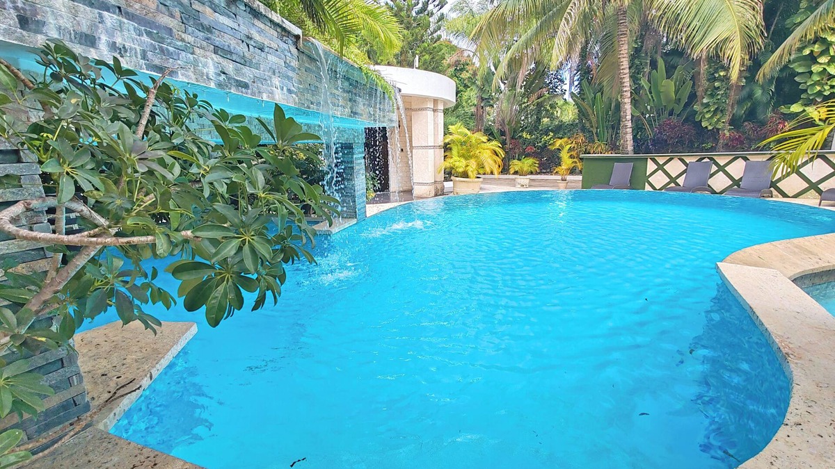 Villas Ana Maria Villa | Sosua Bachelor Party 7 BR + 2 Suites Hollywood Style Villa