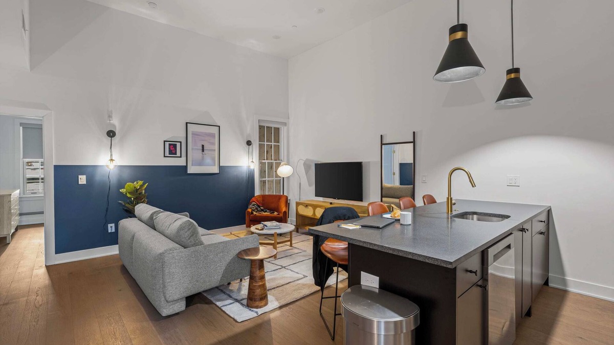 Old City Apartment | Sosuite | 2BR Apt w Laundry, Kitchen