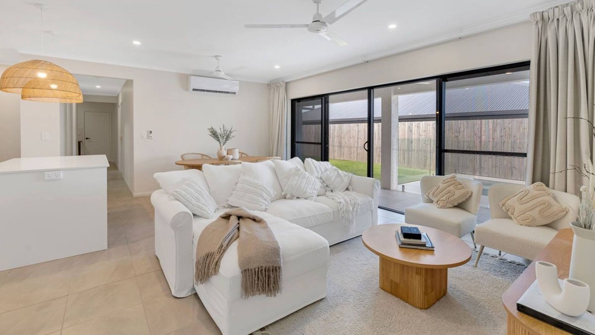 Trinity Beach House | Soul Villa - Three Bedroom Modern Home - Trinity Beach