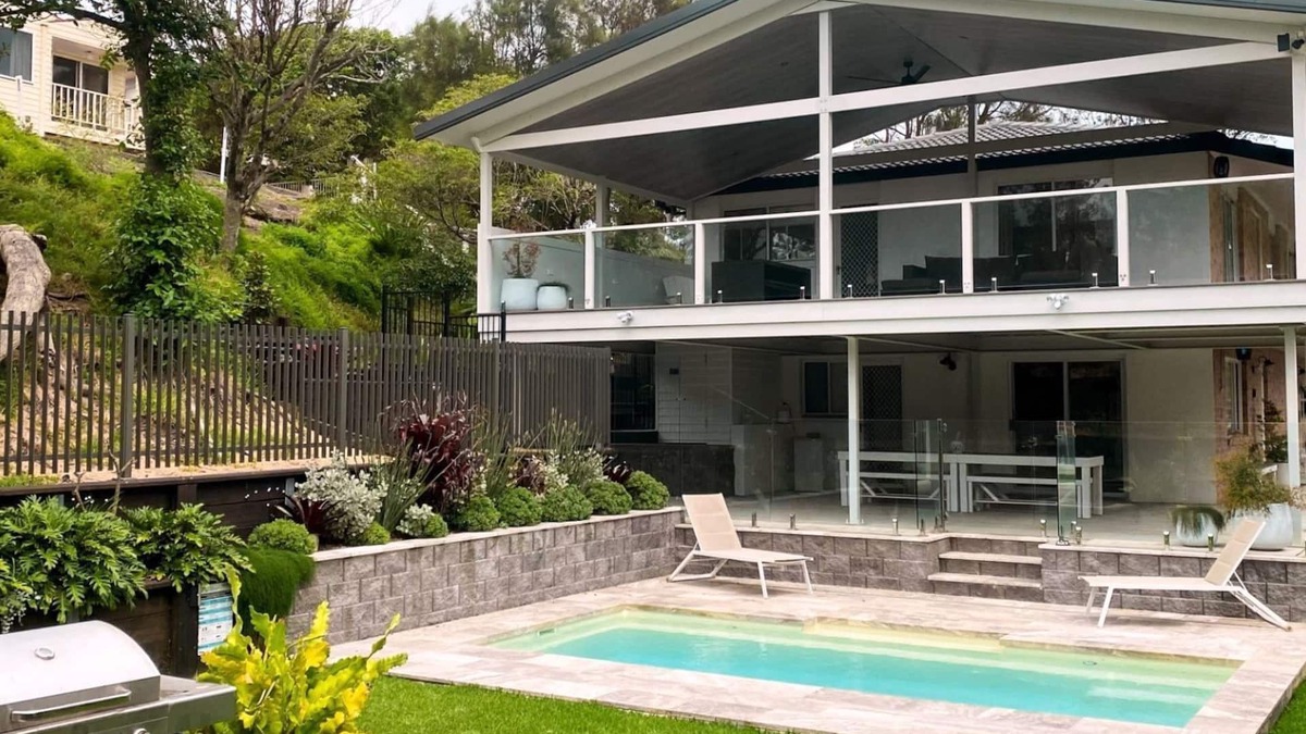 Culburra Beach House | Sounds by the Sea – Inground swimming pool, fire pit, games area