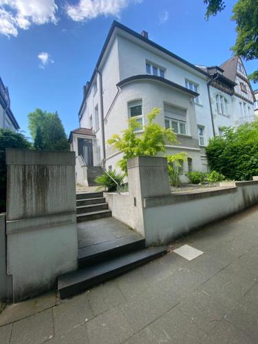 Hochschulviertel Apartment | Souterrain Wohnung in einer Stadtvilla