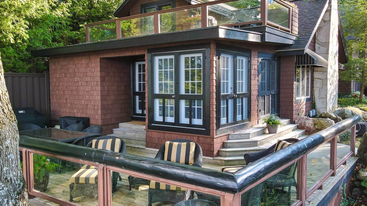 Charlevoix House | South Arm of Lake Charlevoix | Private Dock | Pickleball driveway| Fireplaces