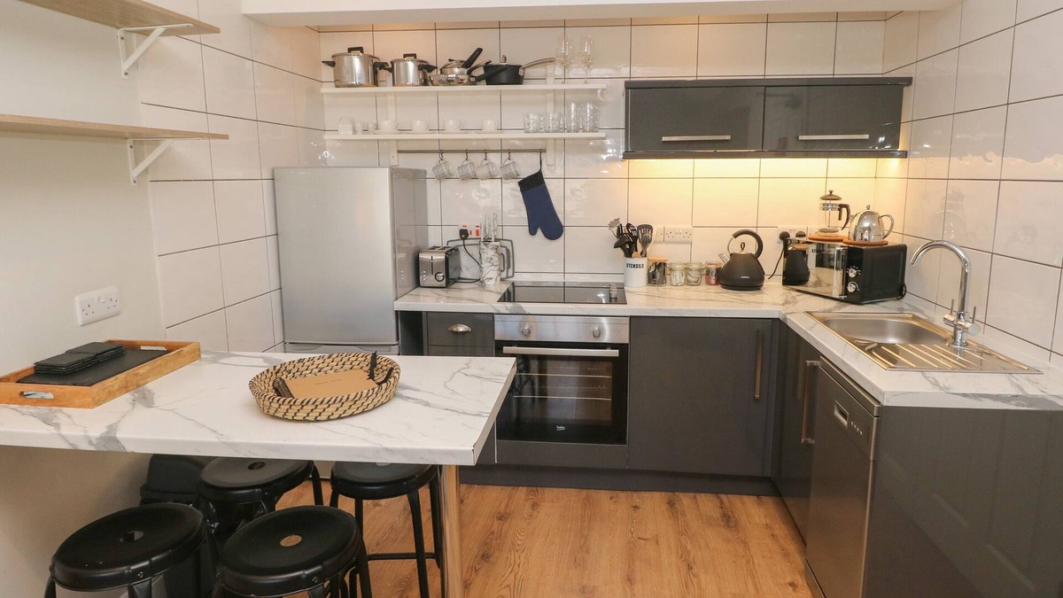 Tenby Cottage | South Beach at The Hideaway