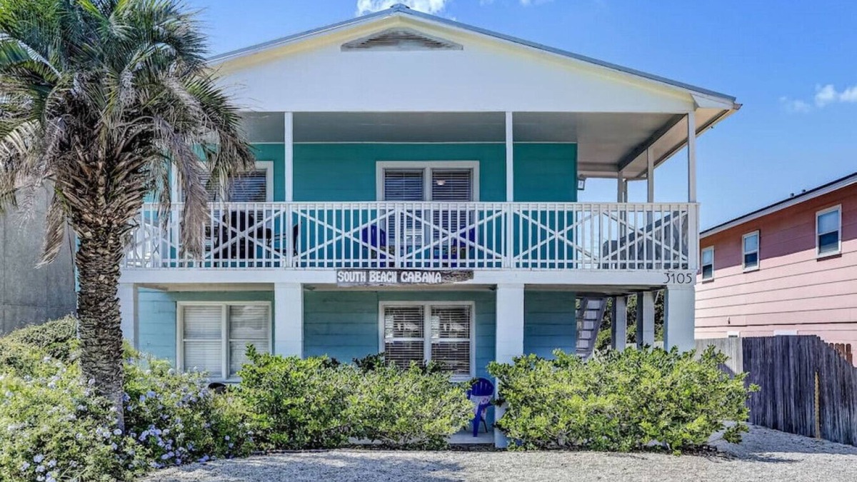 Fernandina Beach Condo | South Beach Cabana Down | Patio | Pool | Across Street from Beach