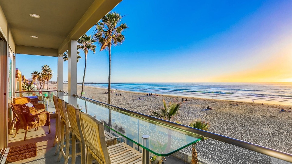 South Mission Beach Condo | South Beach | Oceanfront 5BR in Mission Beach