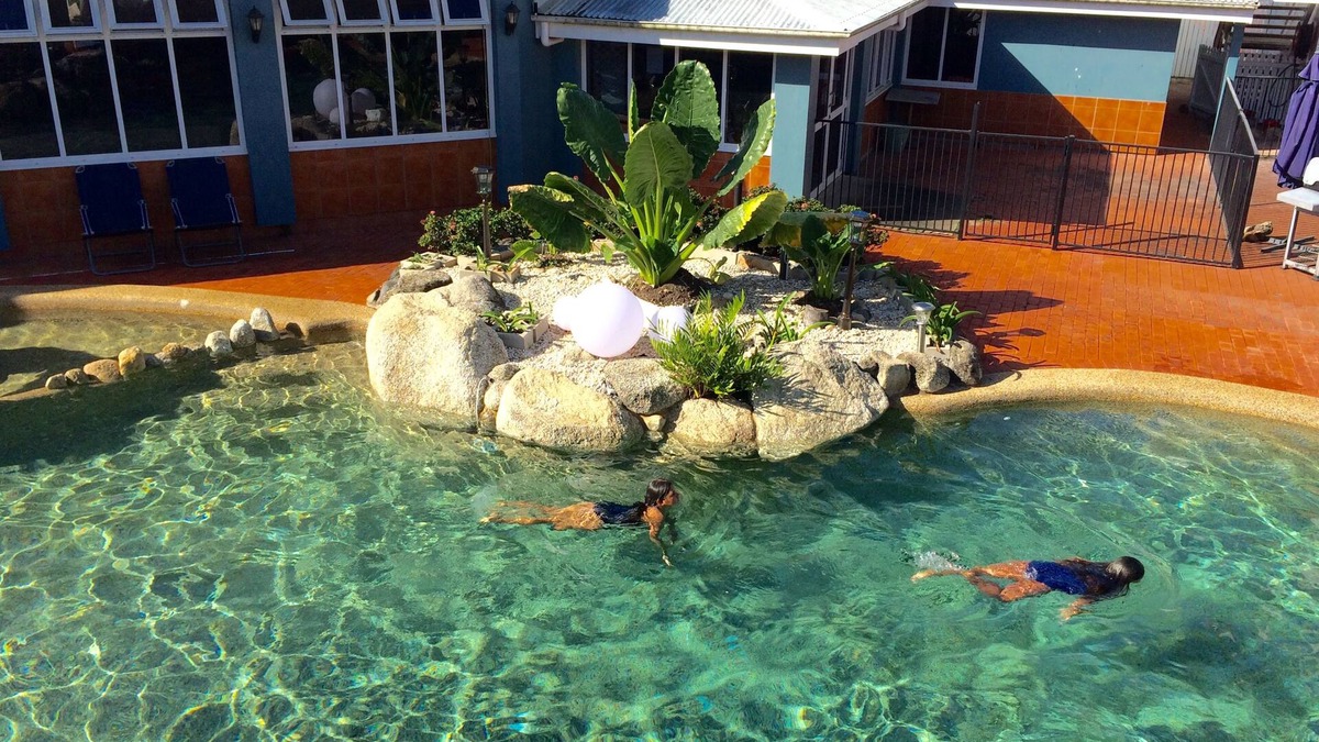 Woree Hotel | South Cairns Resort