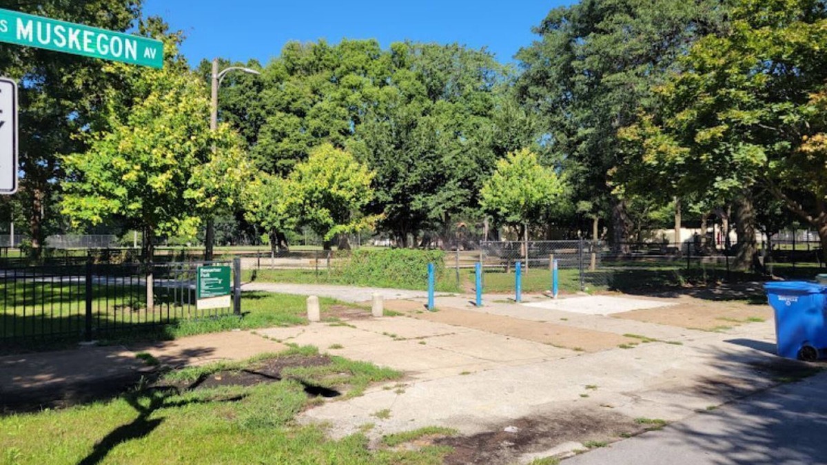 South Chicago Apartment | South Chicago Community Immersion in 2 Bedroom Apt
