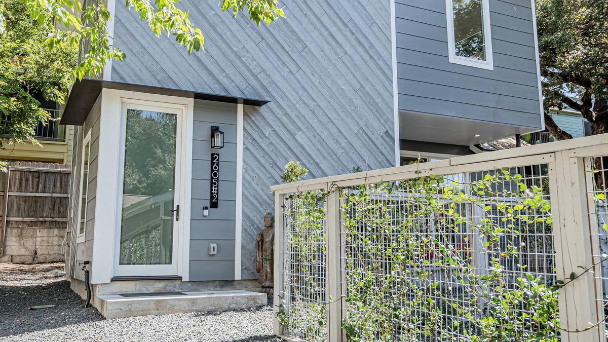 Dawson House | South Congress Casita | Artistic as the city of Austin