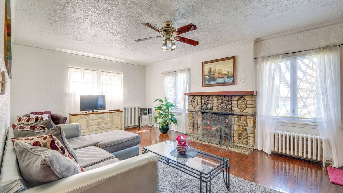 Cleveland Heights Apartment | South Euclid Apt < 10 Mi to Downtown Cleveland!