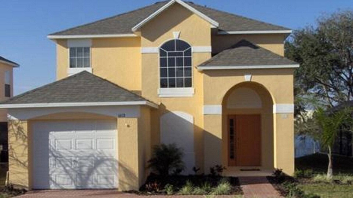 Haines City House | South Facing Orlando home with 4 bedroom, 3 bathroom and Pool with Lake View
