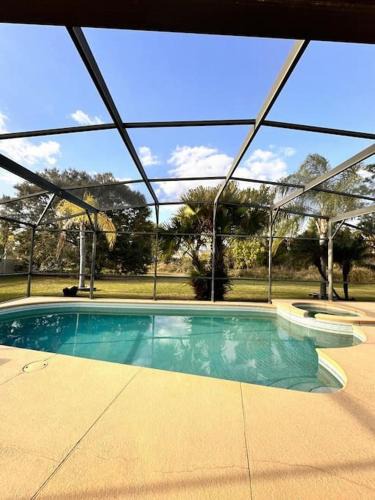 Crescent Lakes House | South Facing Private Pool & Spa - Family Friendly Vacation Home with White Rose Villas