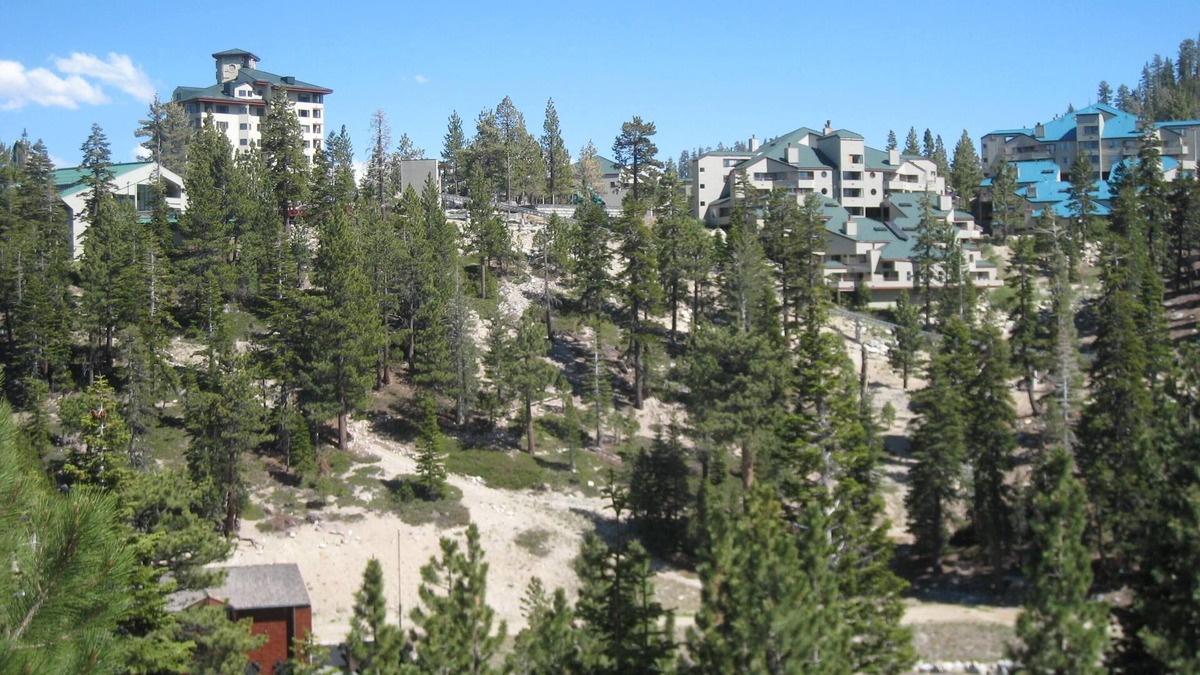 Tahoe Village Condo | SOUTH LAKE TAHOE CHRISTMAS GETAWAY SUNDAY DECEMBER 22 -29 2024!