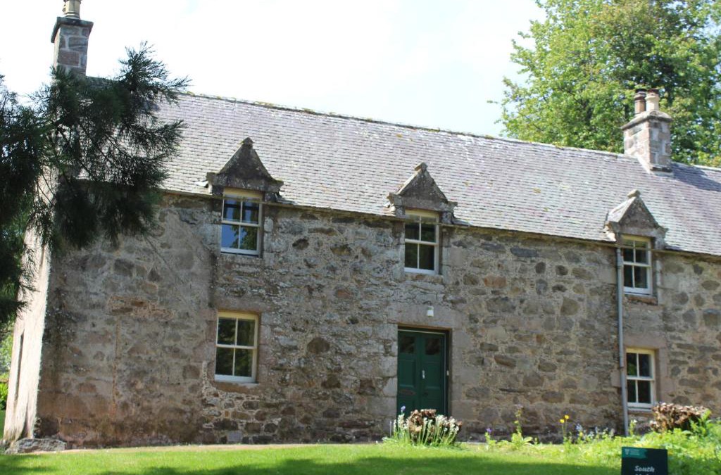 Alford House | South Mains Cottage - Craigievar Castle