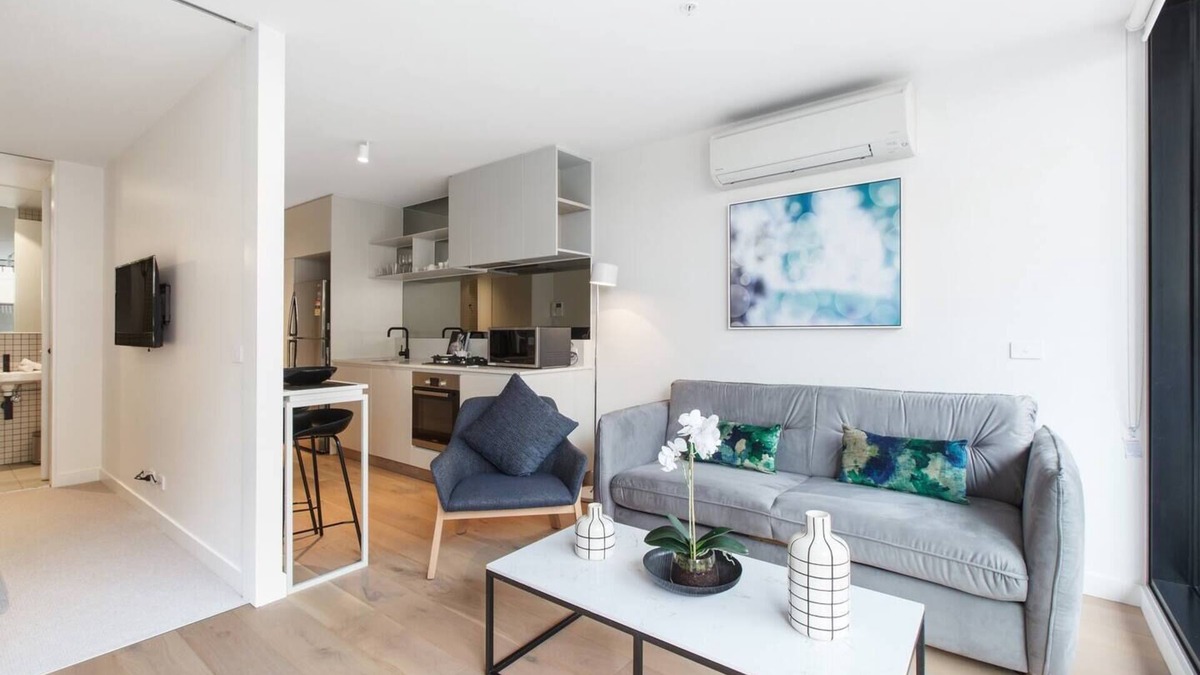 South Melbourne Apartment | South Melbourne Hidden Gem near Albert Park Lake