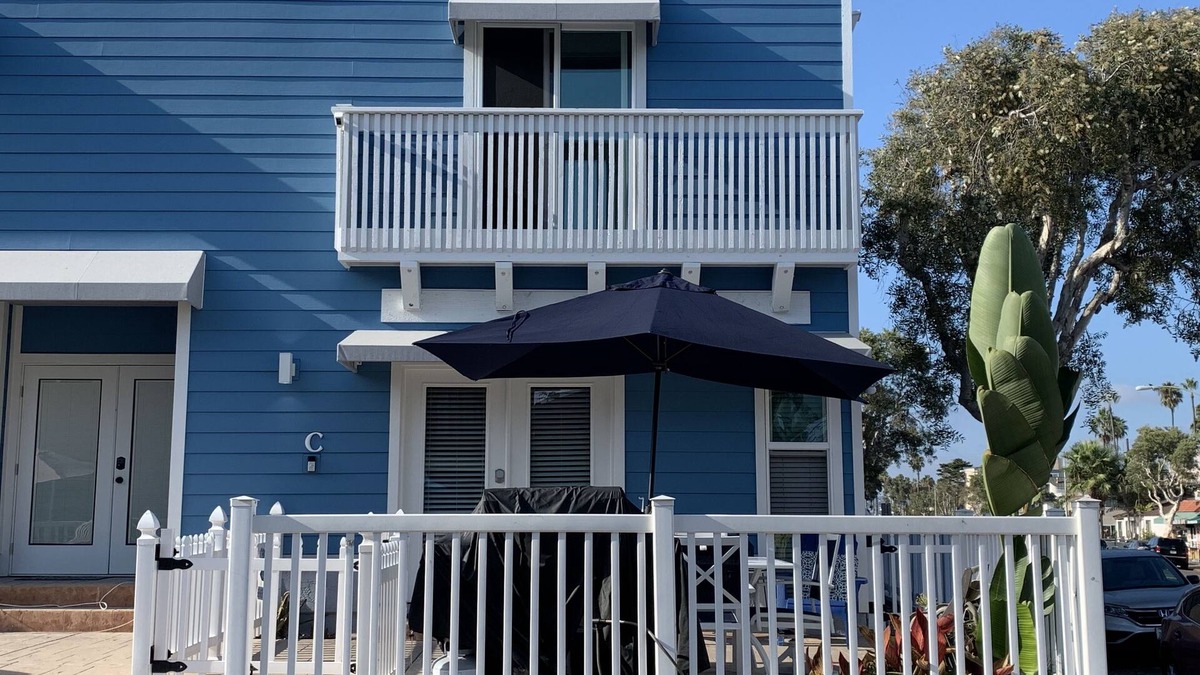 South Mission Beach Condo | South Mission Beach.Steps to the Beach & Bay!