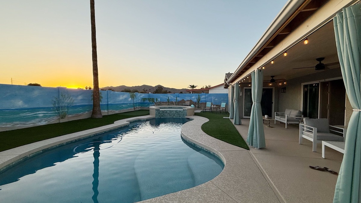 Ahwatukee Foothills House | South Mountain FREE HEATED Pool & Hot Tub Close to trails and park. NEW