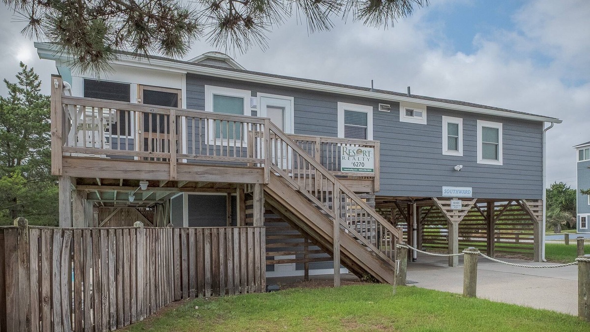 South Nags Head House | South Nags Head Pet Friendly Beach Box
