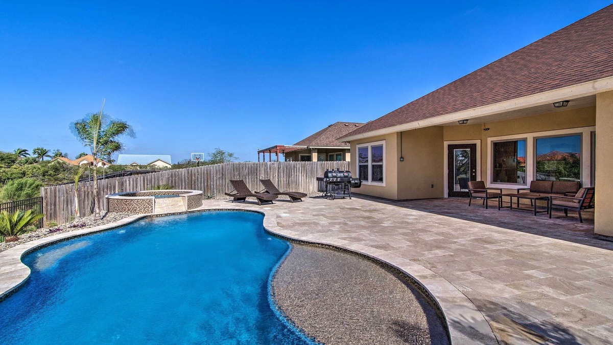 Laguna Vista House | South Padre Paradise w/Saltwater Pool Near Golf!