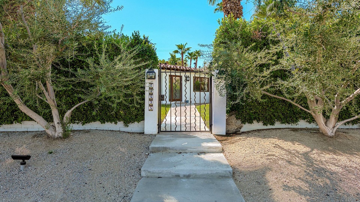 Palm Desert House | South Palm Desert/El Paseo- A peaceful Mini-Estate