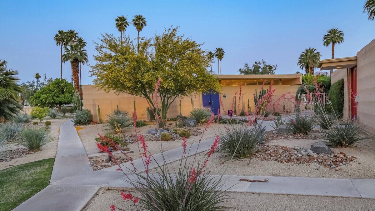Palm Desert Condo | South Palm Desert Historic Sandpiper Nov/Dec/Jan/Februrary available