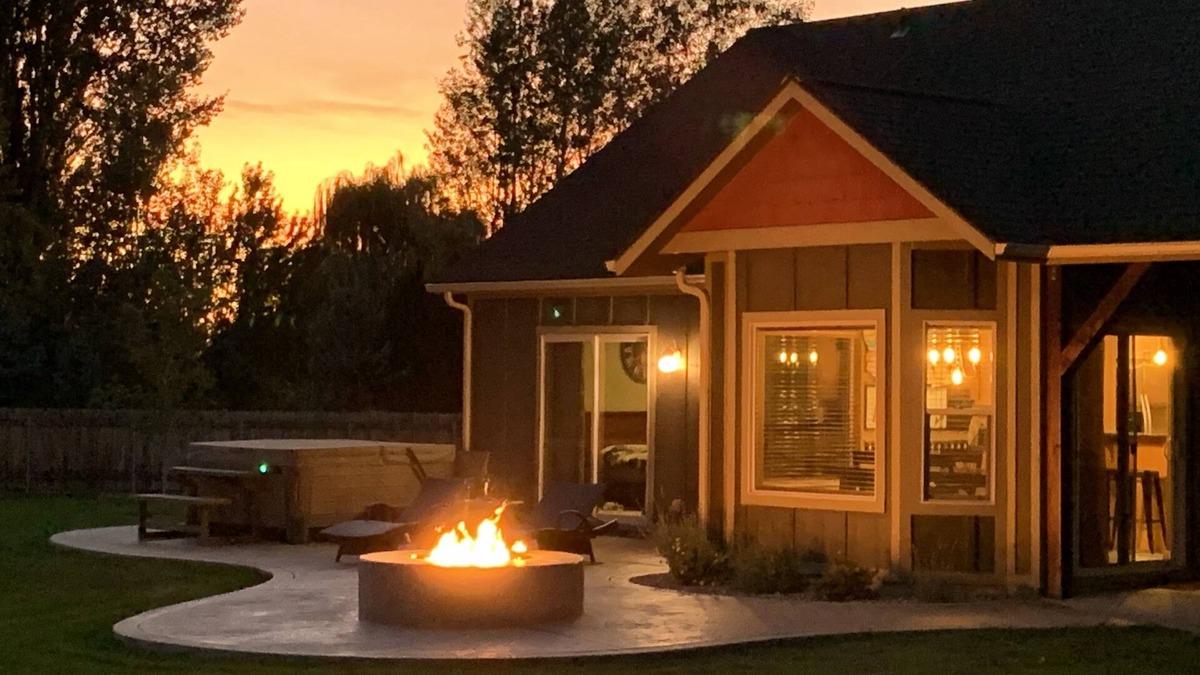 Walla Walla House | South Side Winery District Retreat - Hot Tub, Gas Fire Pit, & Miniature Goats!