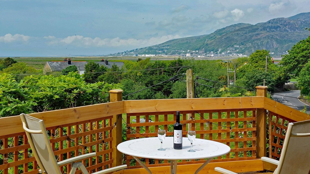 Fairbourne Cottage | South View Cottage with Terrace and Coastal Views