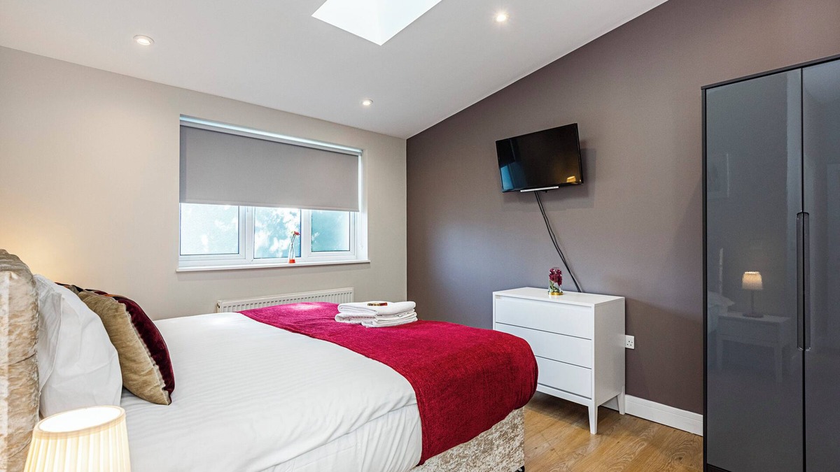 Church End House | South Woodford E18 - Lovely 2 Bed 2.5 Bath House