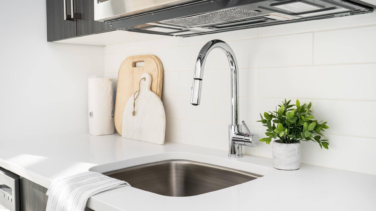 Fort Gary Apartment | South Wpg+Close to UM+Cozy Minimalist Studio+30UC+Parking(400-30)