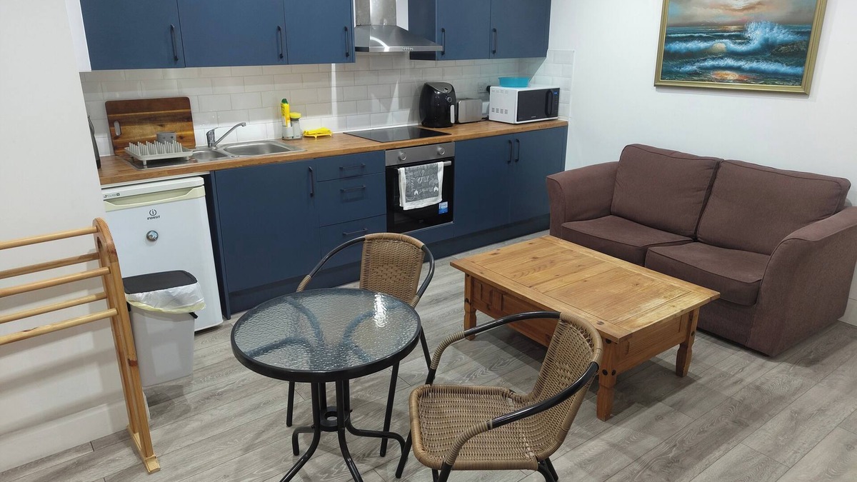 Southall Green Apartment | Southall - Sleeps 3 & Great Transport Links