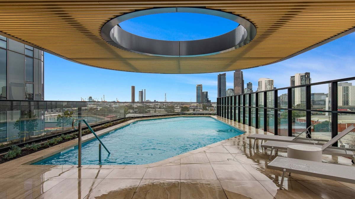 South Melbourne Apartment | Southbank 1-Bed Resort with Study, Pool and Gym
