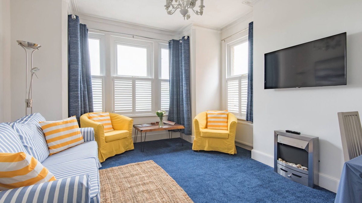 Hythe Cottage | Southbeach by Bloom Stays - a holiday let that sleeps 4 guests in 1 bedroom