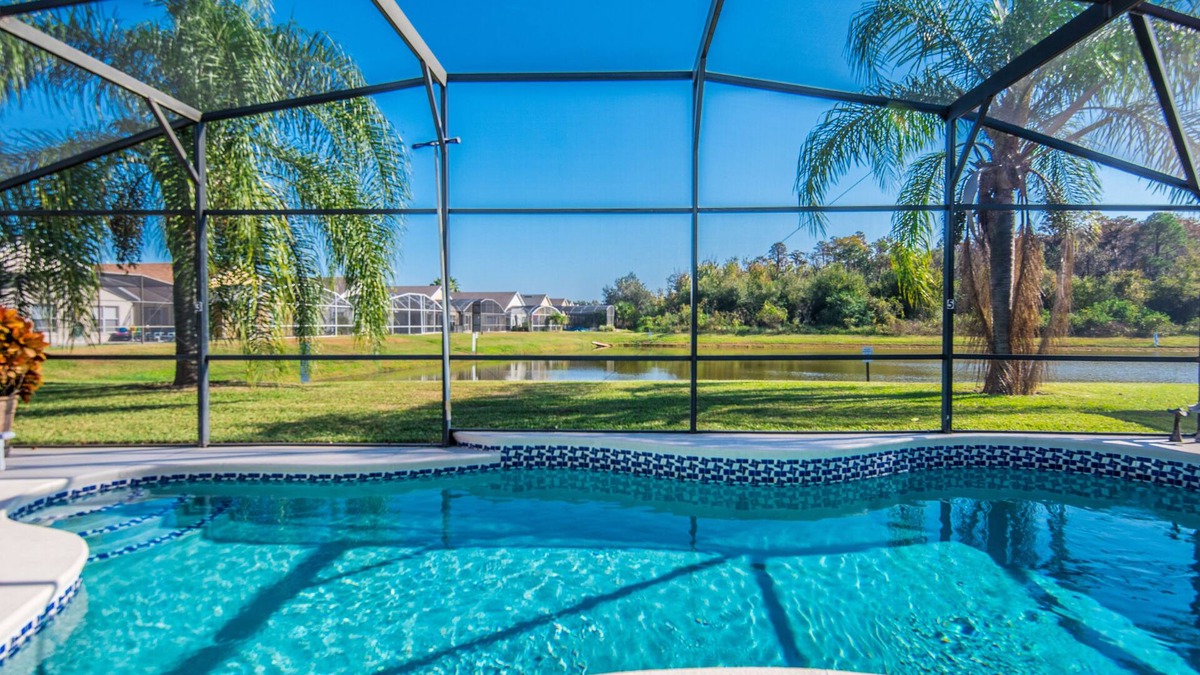 Eagle Pointe South House | Southeast Facing Private Pool,lakeside,3 Br-2 Bath,10 Min-disney, Modern