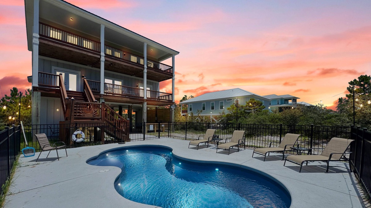Surf Side Shores House | Southern Charm ~ Pet Friendly ~ Short Walk to the Beach ~ Private Pool + $400 FREE Activities Daily