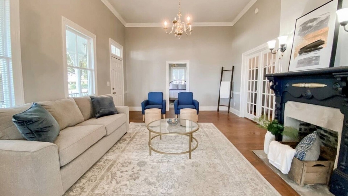 Burton House | Southern Charm | Sleeps 4!