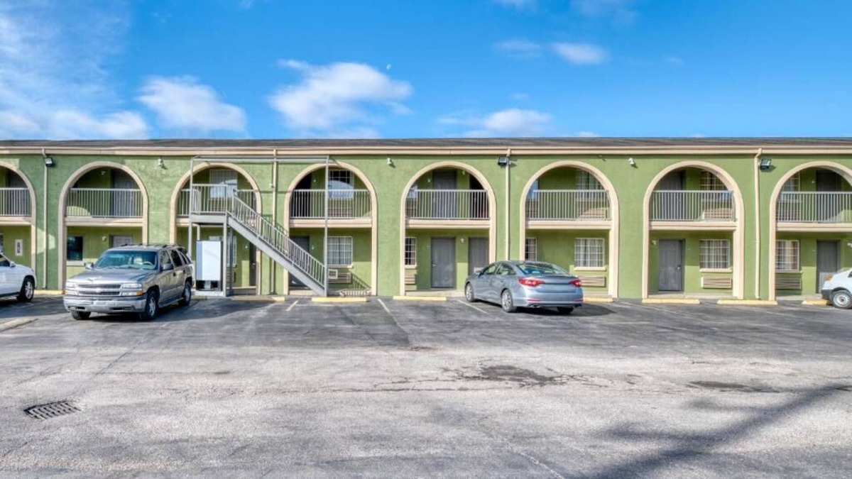 Channelview House | Southern Comfort Retreat in Channelview! Pets Allowed, Free Parking!