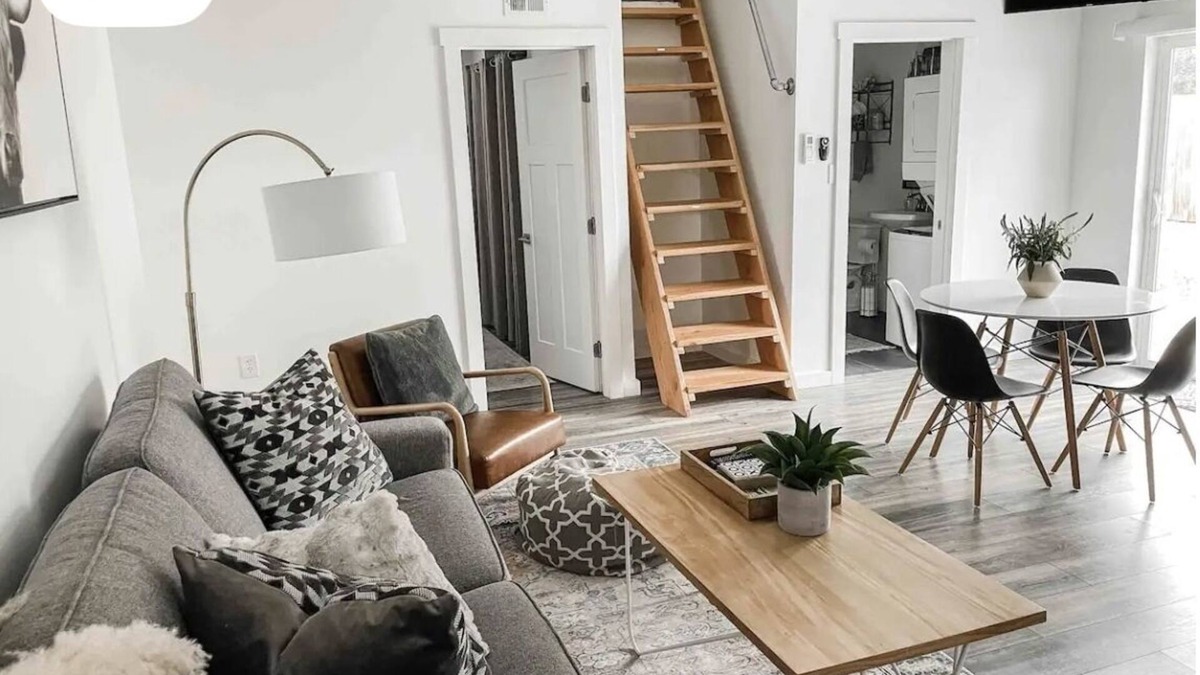 Medford Apartment | Southern Comfort -Modern Guest House with Private Hot Tub & Loft