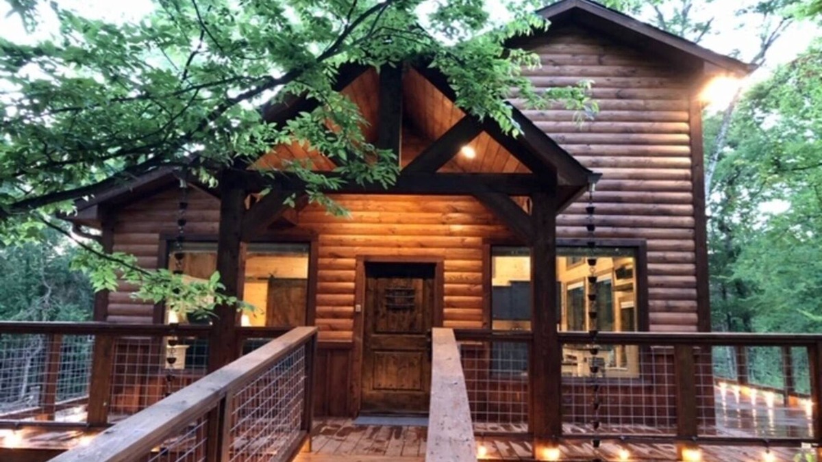 Wills Point Apartment | Southern Dream-Brand New Luxury Treehouse