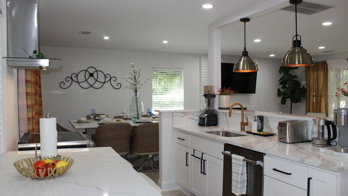 McDonough House | Southern Elegance Gateway - 3 Bedroom Vacation Home in Wonderful McDonough, Ga