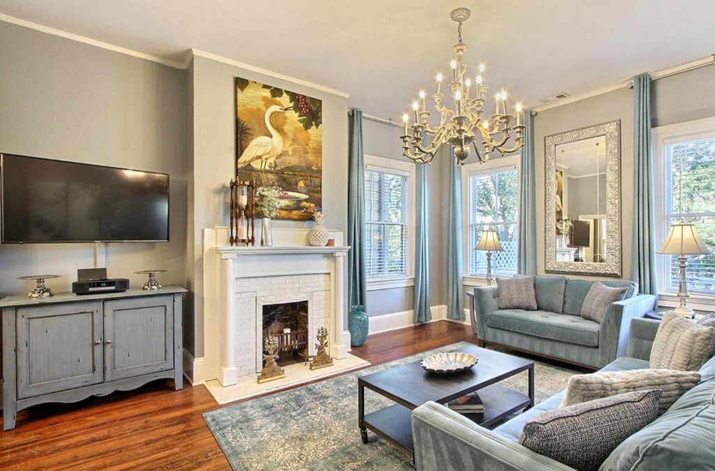 Historic Downtown Savannah Apartment | Southern Hall Upper