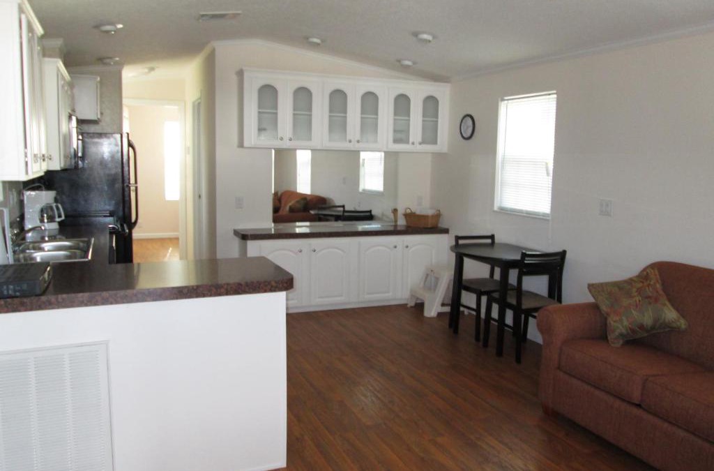 Eustis Resort | Southern Palms Park Model 4