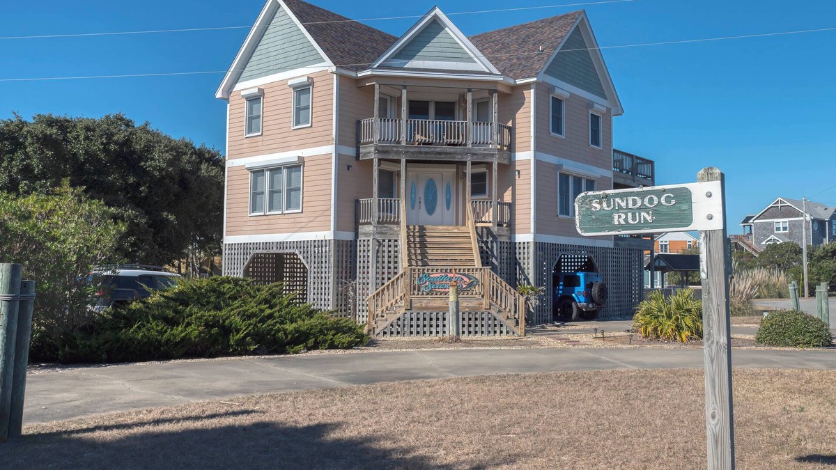 Sunset Village House | Southern Seasons – Pool, Hot Tub & Pet-Friendly