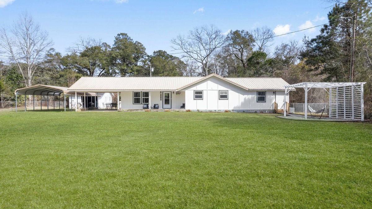 Vancleave House | Southern Solitude: A Quiet Getaway for Relaxation!