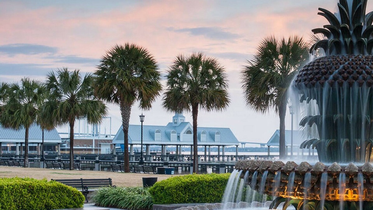 North Charleston Condo | Southern sophistication in the park